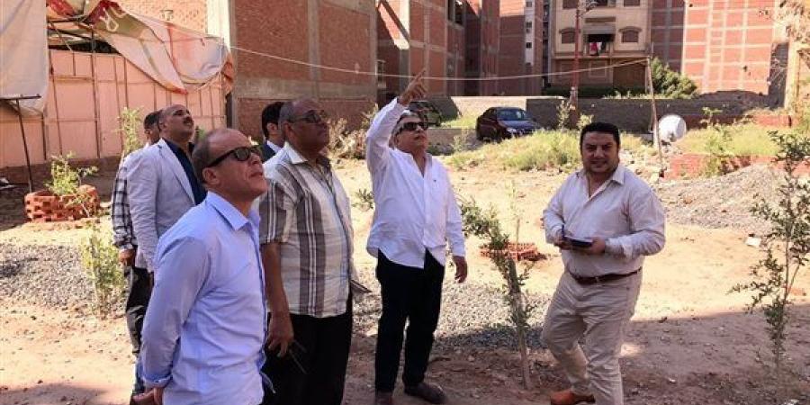 محافظ الدقهلية يتابع ميدانيا الالتزام باشتراطات البناء بمدينة طلخا