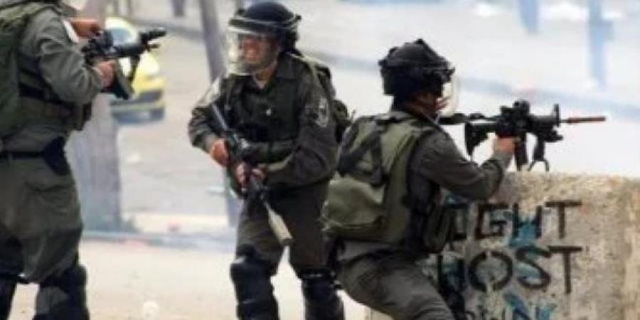 استشهاد فلسطيني متأثرا بإصابته بقصف إسرائيلي وسط قطاع غزة