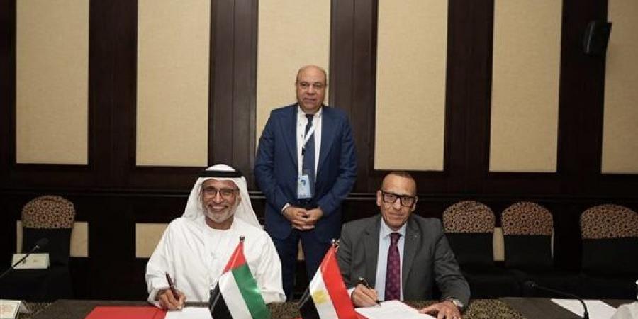 مصر والإمارات توقعان مذكرة تفاهم لتعزيز الربط الجوي