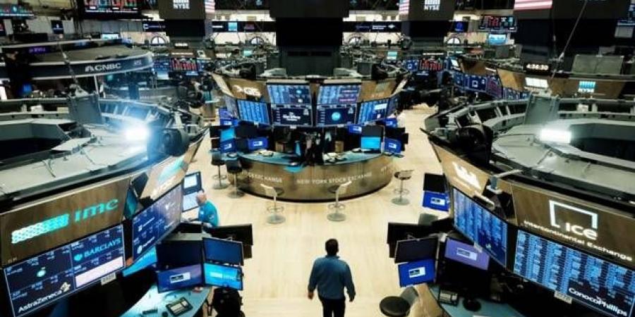 الأسهم الأمريكية تتراجع مع صعود النفط وترقب قرار الفيدرالي