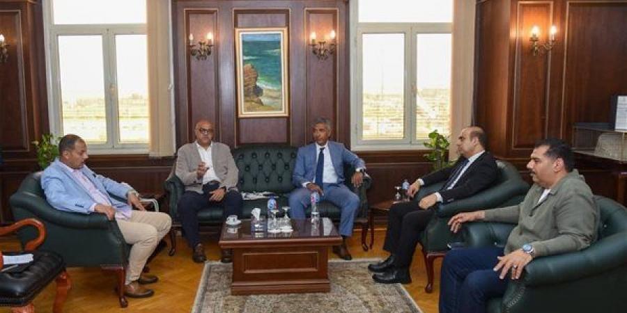محافظ الإسكندرية يواصل تنفيذ توجيهات وزيرة التنمية المحلية لتحسين منظومة النظافة بالمحافظة