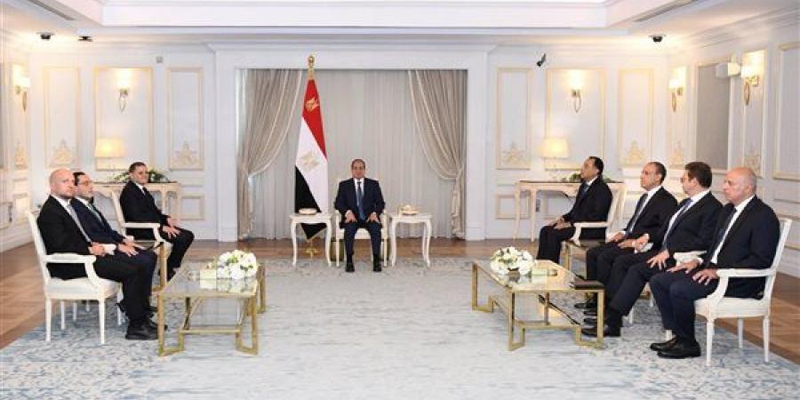 السيسي يقود جهود مصر لدعم السلم والاستقرار في ليبيا وضمان وحدة أراضيها
