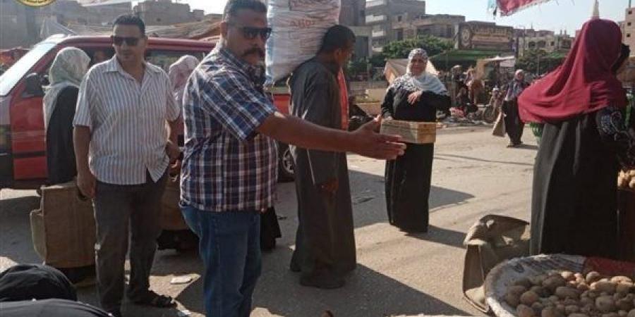 محافظ الشرقية يتابع حملات إزالة الإشغالات بمراكز ههيا ومنيا القمح وفاقوس