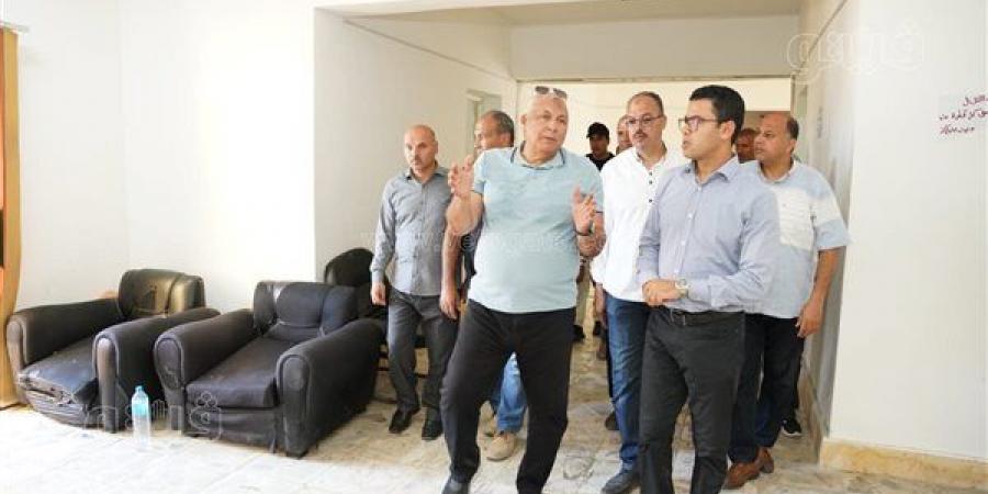 محافظ مطروح يتفقد المركز الاستكشافي للعلوم والتكنولوجيا ويوجه بسرعة إعادة تأهيله والاستغلال الأمثل لإمكاناته