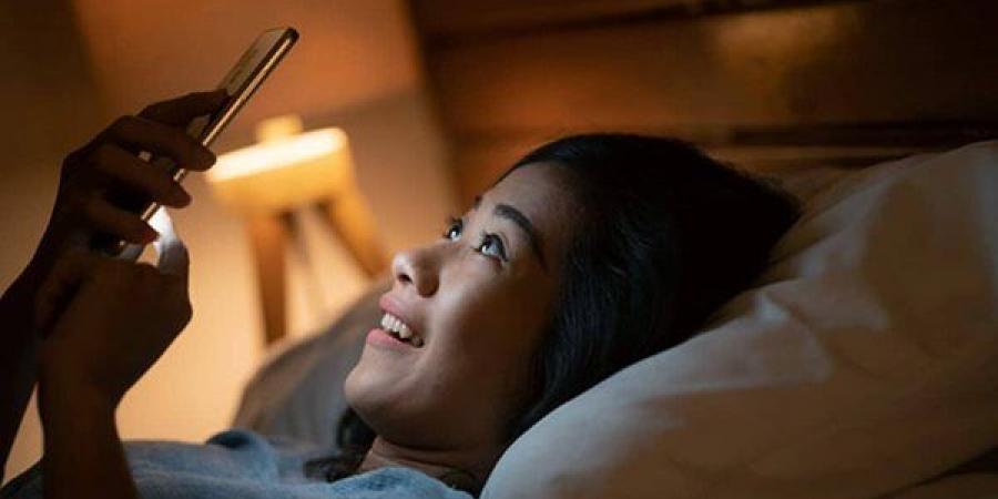 احذري، السهر يسبب اضطرابات الهرمونات الأنثوية ويضعف مناعتك