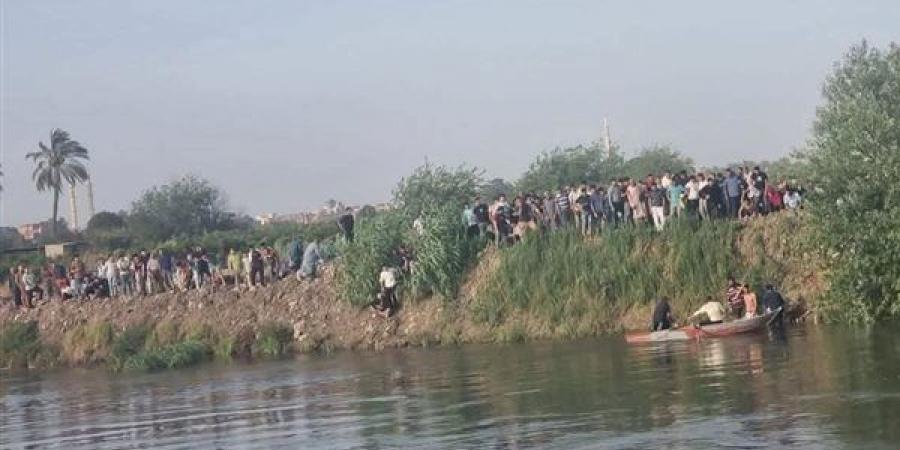 طفلة تنجو من الغرق بترعة كفر عرفة في تمي الأمديد.. ونقلها للمستشفى لتلقي العلاج