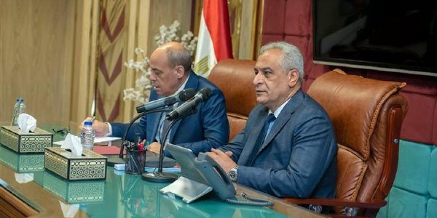 وزير الإنتاج الحربي يوجه رسالة حاسمة للعاملين: الانضباط أولًا ومحاسبة المقصرين