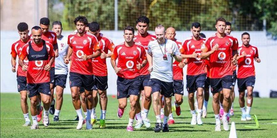 مواجهة تاريخية، الأهلي يصطدم ببرشلونة بكأس خوان جامبر 2026 في هذا الموعد