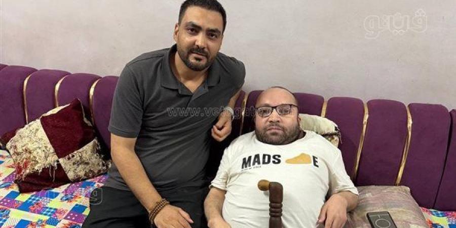 نفسي أسمع صوت أمى تاني، هاني أحد أبطال ذوي الهمم يستغيث بمحافظ المنوفية (فيديو)