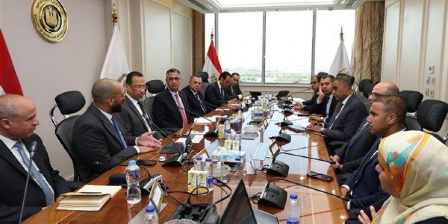 وزيرا التموين والاتصالات يتابعان منظومة كارت الخدمات الحكومية الموحد