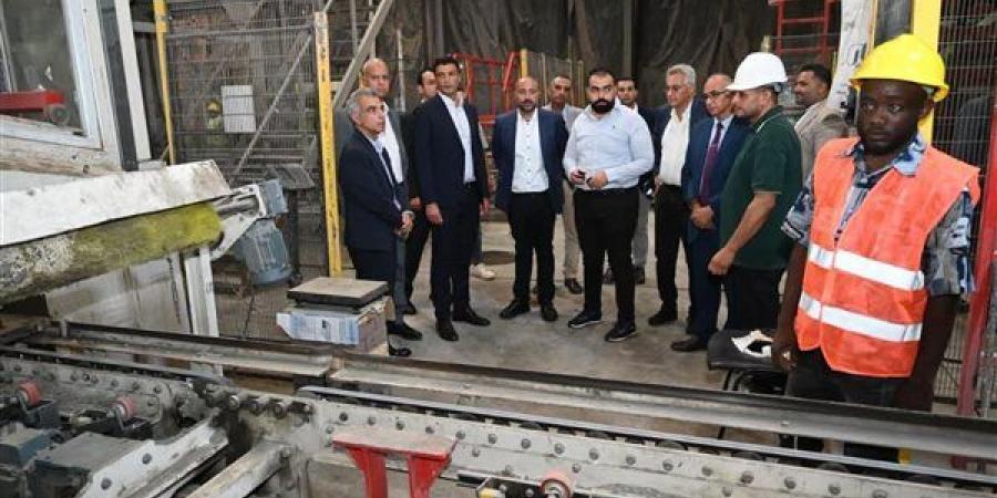 وزير الصناعة يتفقد مجمع "e2 العلمين" التابع لمجموعة IDG ويزور مشروع "خزن"