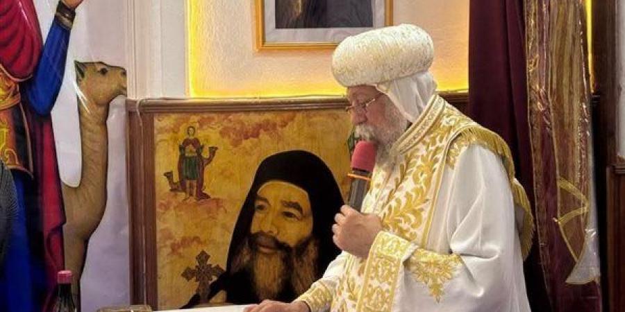 الأنبا إيلاريون يدشن مذبحا جديدًا ويرسم شماسة في إيبارشية البحيرة - النيل نيوز