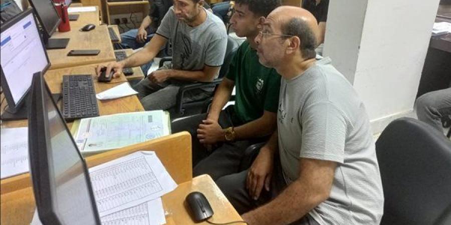 91 طالبا وطالبة يسجلون طلبات تقليل الاغتراب بمكتب التنسيق الفرعي بجامعة القناة - النيل نيوز