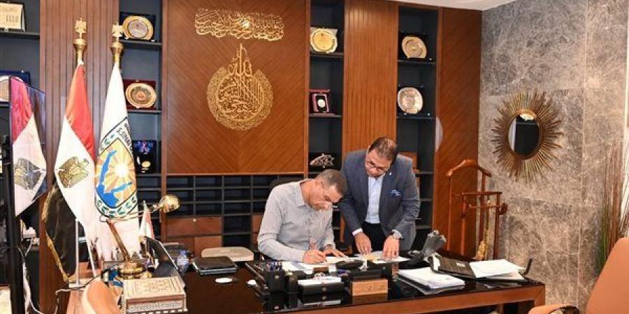 محافظ جنوب سيناء يعتمد 7 عقود لتقنين أوضاع أهالي مدينة دهب - النيل نيوز