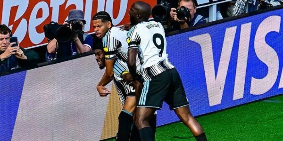 الدوري الإنجليزي، نيوكاسل يتقدم على ليفربول 1-0 في الشوط الأول - النيل نيوز