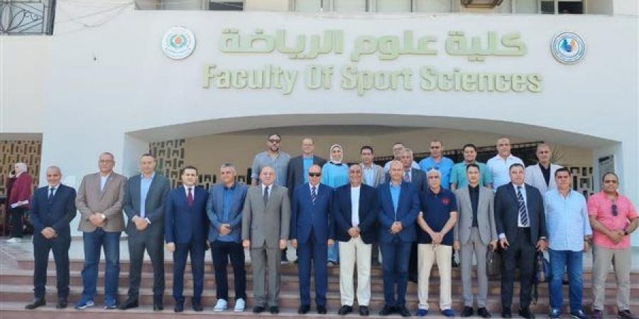 رئيس جامعة المنصورة يترأس اجتماع مجلس كلية علوم الرياضة - النيل نيوز
