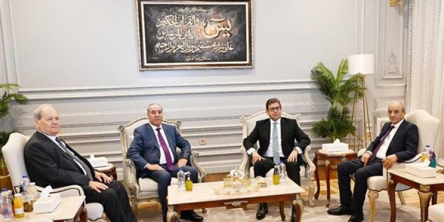 اللواء حسن رشاد رئيس المخابرات العامة المصرية يلتقي وفد السلطة الفلسطينية - النيل نيوز