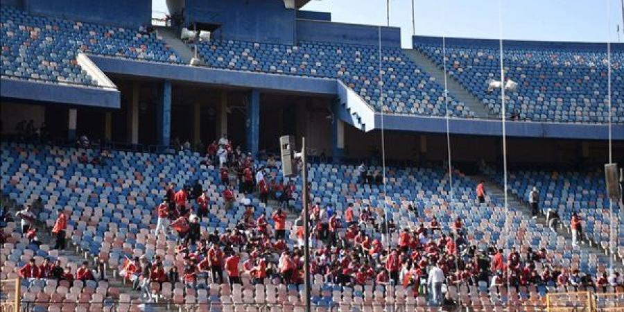 جماهير الأهلي تهاجم طاهر وكوكا وتطالب عموتة بإخراجهما أمام الشرقية إنبي (فيديو) - النيل نيوز