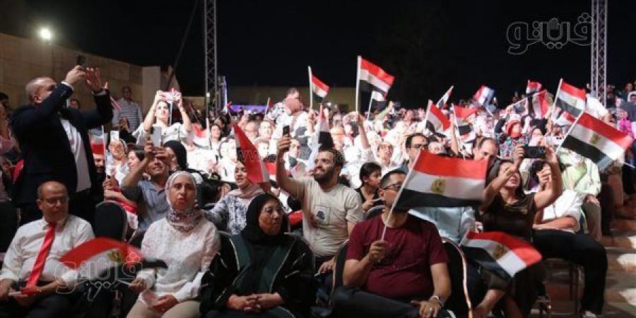 علي الحجار يختتم حفله بالقلعة بأغانٍ وطنية وسط تفاعل جماهيري كبير (صور) - النيل نيوز