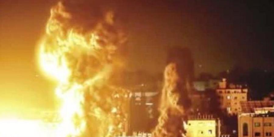 استشهاد فلسطينى وإصابة آخرين فى غارة إسرائيلية استهدفت خيمة نازحين بدير البلح - النيل نيوز