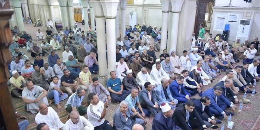 محافظ قنا يشهد الاحتفال بذكرى المولد النبوي بمسجد سيدي عبد الرحيم القنائي (صور) - النيل نيوز
