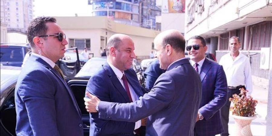 وزير العمل ومحافظ الغربية يبحثان ملفات التشغيل والاستثمار ودعم الصناعة - النيل نيوز