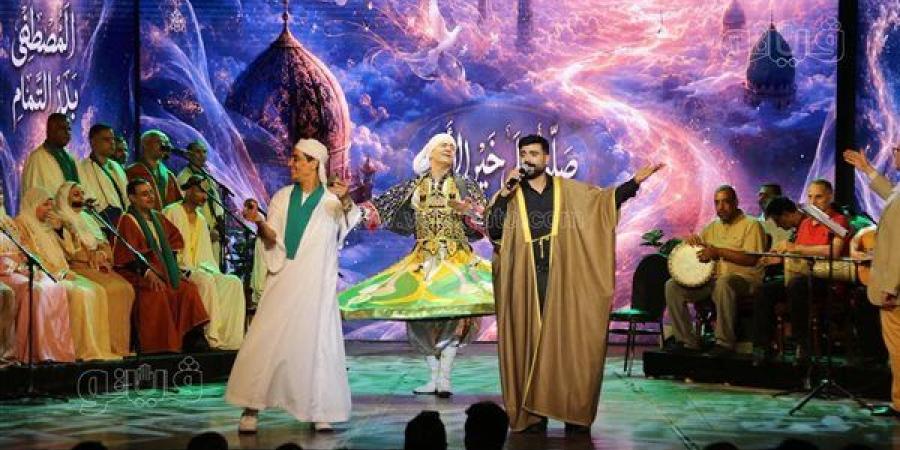 فرقة الإنشاد الديني تفتتح حفل "مدد يا رسول الله" على المسرح القومي (صور) - النيل نيوز