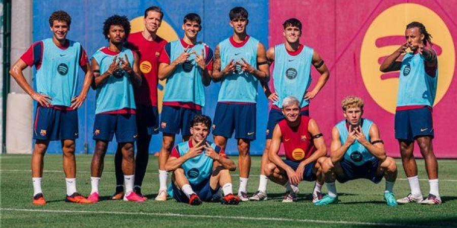 فريق برشلونة يصل فندق إقامته استعدادا لمواجهة أتليتك بلباو (فيديو) - النيل نيوز