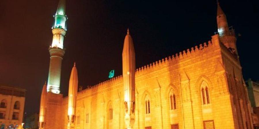 مواقيت الصلاة، موعد أذان العشاء اليوم الجمعة في القاهرة والمحافظات - النيل نيوز