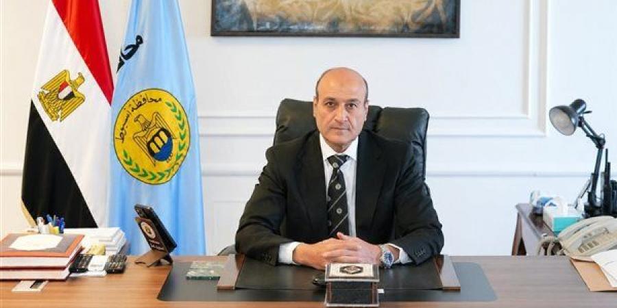 صرف منحة المولد النبوي لـ 6914 شخصا من العمالة غير المنتظمة لمدة شهر بأسيوط - النيل نيوز