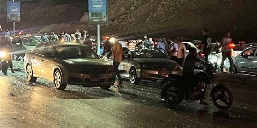 مصرع شخصين وإصابة 4 آخرين في تصادم عدة سيارات بطريق بنها الحر - النيل نيوز
