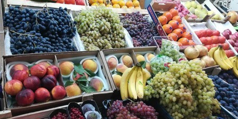 أسعار الفاكهة اليوم، التين والكمثرى يهزان عرش العنب والتفاح يخرج من حسابات المصريين - النيل نيوز