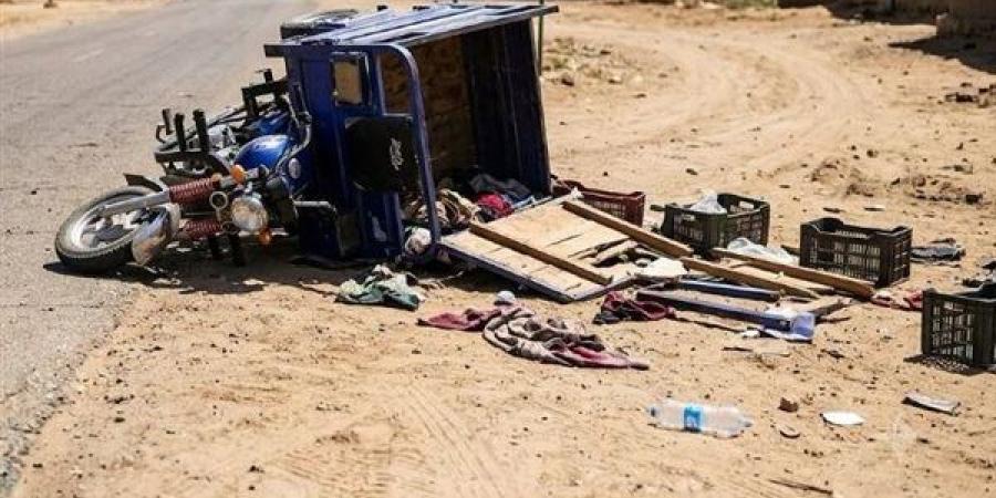 إصابة 3 أشخاص في انقلاب تروسيكل بقنا - النيل نيوز