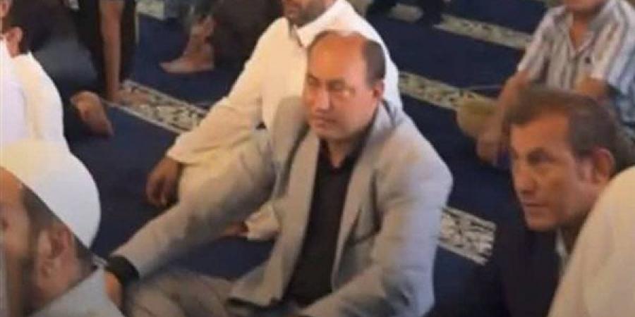 في مشهد يجسد الوحدة الوطنية، مسيحي يشارك في افتتاح "مجمع الرحمة الإسلامي" بطوخ - النيل نيوز