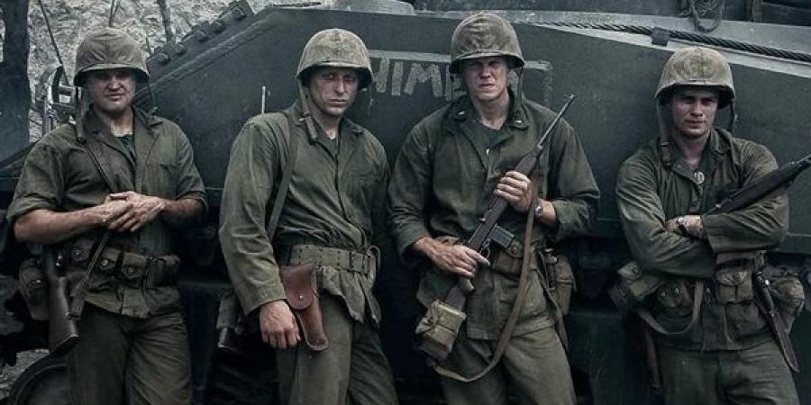 قصة حقيقية عن كرة القدم والحرب العالمية الثانية، نتفليكس تكشف الصور الأولى من فيلم «The Mosquito Bowl» - النيل نيوز