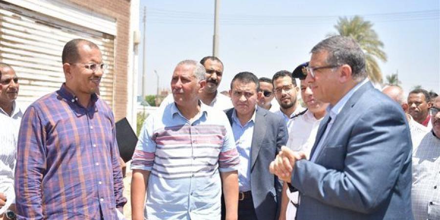 محافظ قنا يشدد على سرعة إنهاء كوبري أعلى مزلقان أبوتشت (فيديو) - النيل نيوز