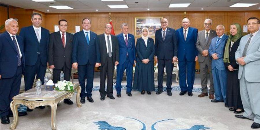 قضايا الدولة: النيابة الإدارية تكافح أوجه الفساد والانحراف الإداري لصون المال العام - النيل نيوز