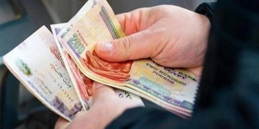 هل إعطاء الأم من راتب ابنتها فرض؟ أمين الفتوى يجيب (فيديو) - النيل نيوز
