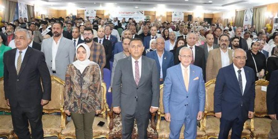 احتفالًا بالعيد القومي للمحافظة، محافظ القليوبية يشهد احتفالية تكريم 66 طالبًا من أوائل الثانوية العامة والأزهرية - النيل نيوز