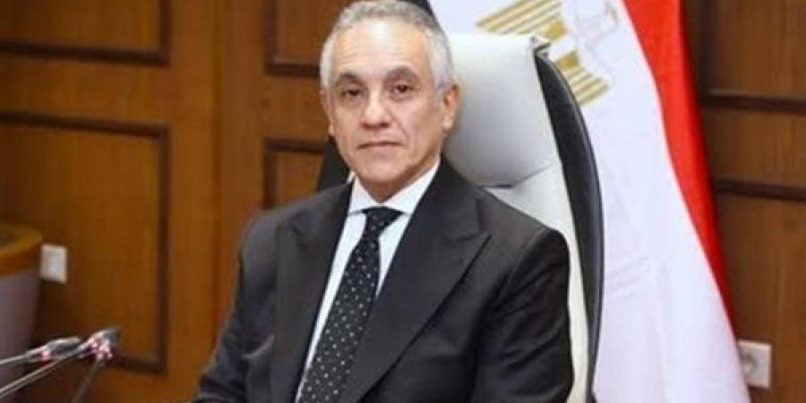 استعدادا لتطبيق قانون الإجراءات الجنائية الجديد، وزير العدل ونقيب المحامين يتفقدان مشروعات التحول الرقمي بمحكمة القاهرة الجديدة - النيل نيوز