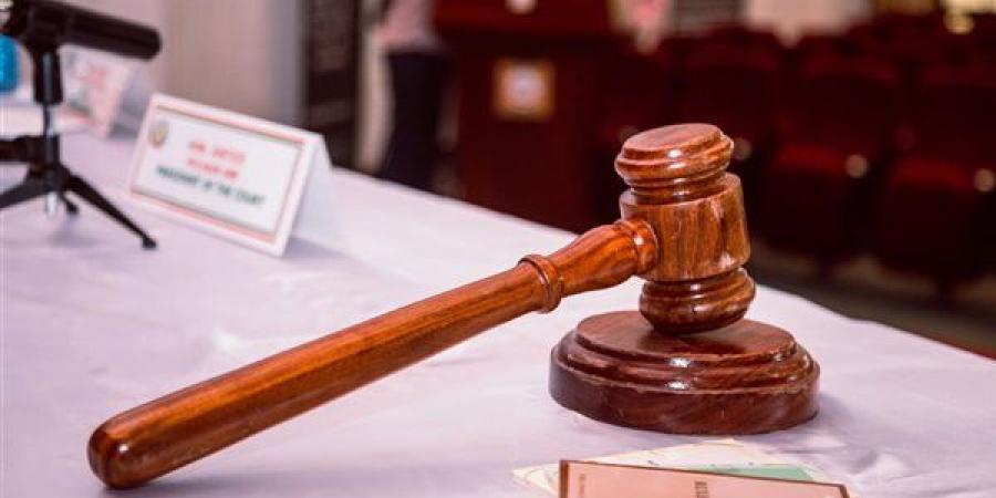 رصاصة في الصدر أنهت المشهد، 3 عاطلين أمام المحكمة بتهمة قتل شاب بشبرا مصر - النيل نيوز
