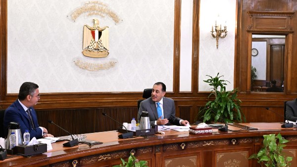 مدبولي يؤكد استقرار توزيع الخبز والسلع التموينية وتلبية احتياجات المواطنين الأساسية
