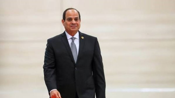 الرئيس السيسي يثني على إنجازات «مصر للطيران» بعد دخولها قائمة الـ50 الأوائل ويؤكد تعزيز مكانتنا الدولية