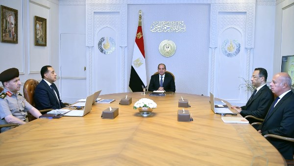 الرئيس السيسي يأمر بالرقابة المستمرة على تنفيذ منظومة كارت الخدمات الحكومية الموحد
