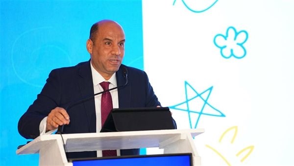 وزير العمل يعزز التعاون مع جهاز التعبئة والإحصاء لتوفير وتحليل البيانات