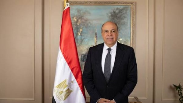 وزير الطيران المدني يؤكد أن التحول الرقمي في المطارات المصرية سهل إجراءات السفر والوصول