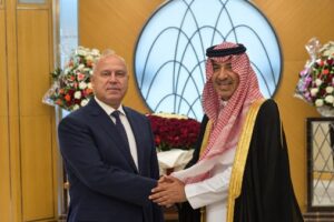 وزير النقل يؤكد على تميز العلاقات الأخوية والاستراتيجية بين مصر والسعودية