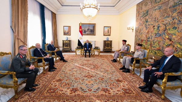 الرئيس السيسي يشدد على ضرورة تعزيز التعاون الثلاثي بين مصر واليونان وقبرص لمواجهة التحديات المشتركة