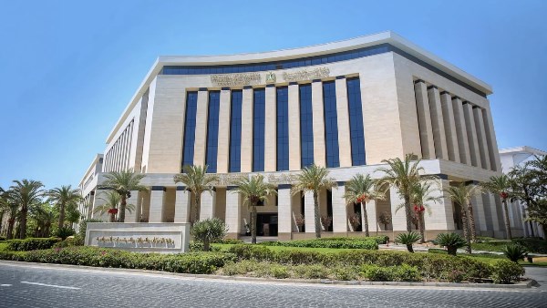 وزيرة الإسكان تتخذ إجراءات لإزالة مخالفات البناء في القاهرة الجديدة والساحل الشمالي الغربي