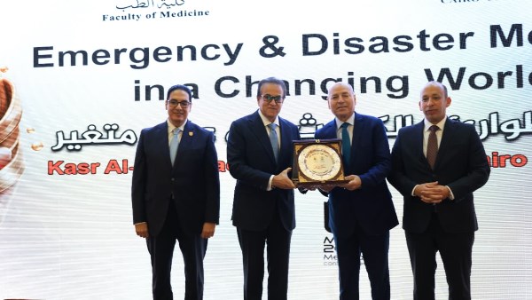 محافظ القاهرة يبرز مساهمة قصر العيني في تحسين خدمات طب الطوارئ والاستجابة لحالات الطوارئ